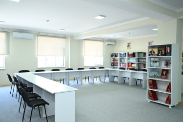 İyulun 1-də Heydər Əliyev Fondunun vitse-prezidenti, IDEA İctimai Birliyinin təsisçisi və rəhbəri Leyla Əliyeva Yevlax şəhərinə səfəri çərçivəsində Səməd Vurğun adına 5 nömrəli tam orta ümumtəhsil məktəbinin yeni binasının açılışında iştirak edib.