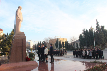 Xalqımızın Ümummilli Lideri Heydər Əliyevin əziz xatirəsi Yevlaxda böyük ehtiramla anıldı