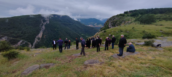 Yevlaxdan olan şəhid ailələrinin üzvləri Şuşaya səfər ediblər