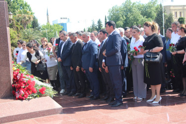Yevlaxda xalqımızın Ümummilli Lideri, Ulu Öndər Heydər Əliyevin anadan olmasının 102-ci ildönümü qeyd olunmuşdur