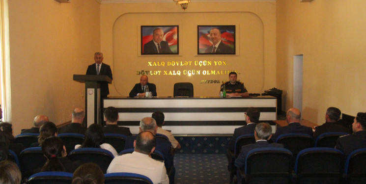 Yevlaxda "Fövqəladə halların xəbərdar edilməsi sahəsində koordinasiyanın və birgə fəaliyyətin təşkili, eləcə də mövcud problemlər" mövzusunda seminar-müşavirə keçirilmişdir
