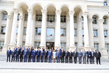 Yevlaxda Dövlət qulluqçularının peşə bayramı günü münasibətilə tədbir keçirildi