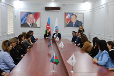 Yevlaxda 18 Oktyabr-Müstəqilliyin Bərpası Gününə həsr olunan dəyirmi masa keçirilmişdir