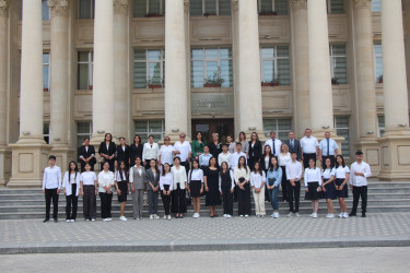 Yevlaxda 500-də artıq bal toplayaraq ali təhsil müəssisələrinə qəbul olmuş məzunlarla görüş keçirilmişdir