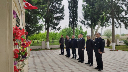 Yevlax Şəhər İcra Hakimiyyətinin Başçısı Gülövşə kəndində Şəhid ailələri ilə görüşüb