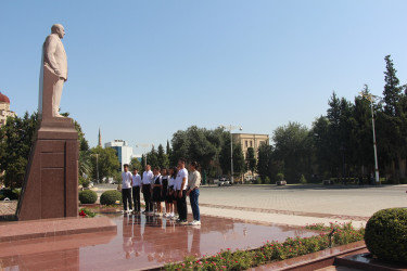 Yevlaxda yüksək bal toplayaraq ali məktəblərə qəbul olmuş məzunlarla görüş keçirilmişdir