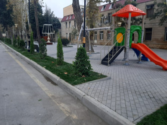 Yevlax şəhərinin Heydər Əliyev prospektində həyata keçirilən abadlıq quruculuq işləri davam etdirilir