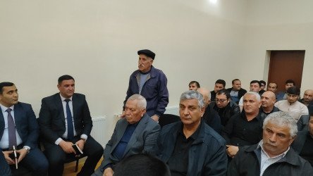Aran qəsəbəsində sakinlərin müraciətləri dinlənilib
