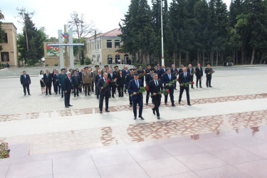 Mayın 10-da Yevlax şəhərində Ümummilli Lider Heydər Əliyevin anadan olmasının 101-ci ildönümü qeyd olunub