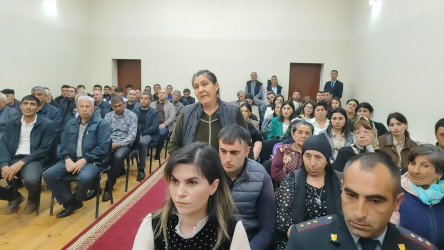Aran qəsəbəsində sakinlərin müraciətləri dinlənilib