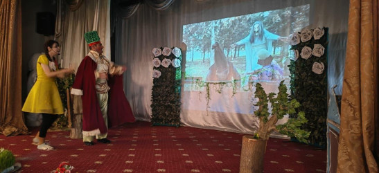 Yevlaxda uşaqlar üçün tamaşa nümayiş olunub