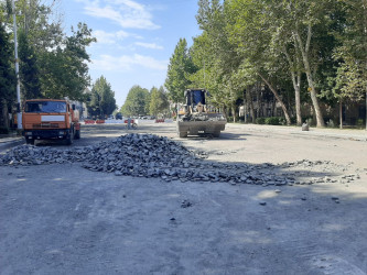 Yevlax şəhərinin Heydər Əliyev prospektində geniş abadlıq və yenidənqurma işləri həyata keçirilməyə başlayıb