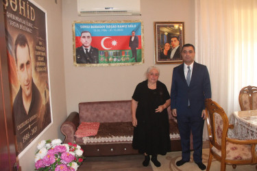 Yevlax Şəhər İcra Hakimiyyətinin Başçısı 27 Sentyabr-Anım Günü münasibətilə Şəhid ailələrini ziyarət edib