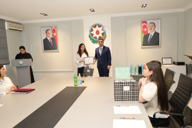 Yevlaxda bu il yüksək balla ali məktəblərə qəbul olunan məzunlarla görüş keçirilib