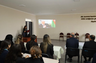 Yevlaxda Ulu Öndər Heydər Əliyevin anım gününə həsr edilmiş tədbir keçirilmişdir