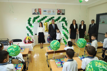 Yevlax Şəhər İcra Hakimiyyətinin Başçısı şəhid övladını ilk dərsə aparıb
