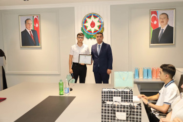 Yevlaxda bu il yüksək balla ali məktəblərə qəbul olunan məzunlarla görüş keçirilib