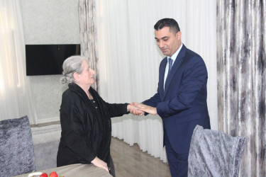 Şəhər İcra Hakimiyyətinin Başçısı Şəhid Mayor Bərxudarov Toğrul Məmməd oğlunun ailə üzvlərini ziyarət etmişdir