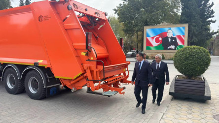 Yevlax Şəhər İcra Hakimiyyətinin Başçısı yeni alınmış xüsusi təyinatlı avtomobilə baxış keçirib