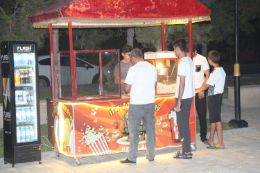 Açıq havada “Bəxt üzüyü” filmi nümayiş etdirilib