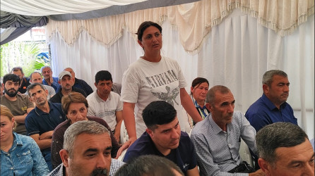 Yevlax Şəhər İcra Hakimiyyəti Başçısı rayonun Duzdağ qəsəbəsində səyyar qəbul keçirib