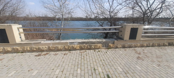 Yevlaxda Sahil Bulvar istirahət parkı əsaslı təmir edilir