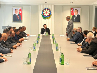 Yevlax Şəhər İcra Hakimiyyətində rayon fermerləri ilə görüş keçirilib