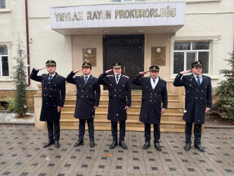 Yevlaxda 20 Yanvar şəhidlərinin xatirəsi bir dəqiqəlik sükutla anıldı