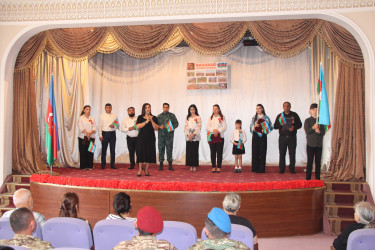 Yevlaxda 27 Sentyabr-Anım Gününə həsr olunmuş “Vətən sağ olsun” adlı ədəbi-bədii kompozisiya nümayiş etdirilmişdir