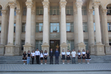 Yevlaxda ali təhsil müəssisələrinə 600-dən yüksək bal toplayaraq qəbul olan məzunlarla görüş keçirilmişdir