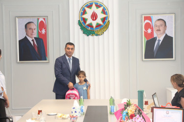 Yevlax Şəhər İcra Hakimiyyətinin Başçısı birinci sinfə gedəcək və ali təhsil müəssisələrinə qəbul olmuş şəhid ailələrinin üzvləri ilə görüşmüşdür