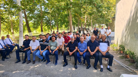 Yevlax Şəhər İcra Hakimiyyətinin Başçısı növbəti səyyar vətəndaş qəbulunu rayonun Gülövşə kəndində keçirib