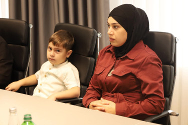 Yevlaxda birinci sinifə gedəcək şəhid övladları ilə görüş keçirilib
