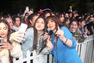 Yevlaxda Zəfər Gününə həsr edilən möhtəşəm konsert keçirilib