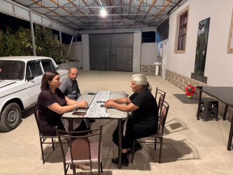 Yevlax Şəhər İcra Hakimiyyəti Başçısı Aparatının məsul əməkdaşları 27 Sentyabr-Anım Günü münasibətilə şəhid ailələrini ziyarət edib