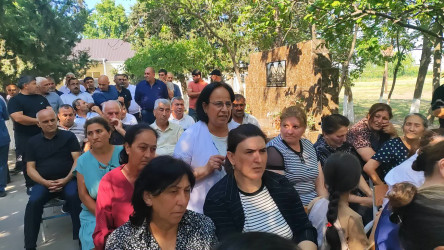 Yevlax Şəhər İcra Hakimiyyətinin Başçısı Nərimanabad kəndində səyyar vətəndaş qəbulu keçirib