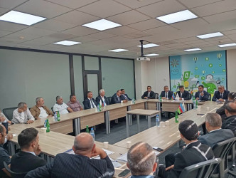 Yevlaxda sahibkarlarla görüş keçirilib